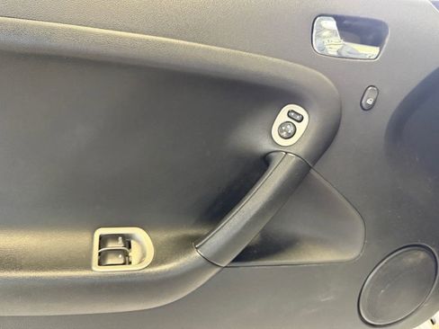 Used 2007 Pontiac Solstice Convertible w/ Premium Package image 12