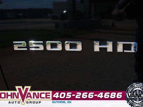 Used 2020 Chevrolet Silverado 2500 LTZ w/ Z71 Off-Road Package AWD/4WD image 8