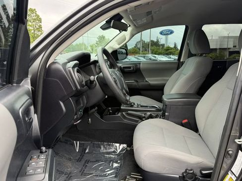 Used 2019 Toyota Tacoma SR w/ SR Convenience Package AWD/4WD image 16