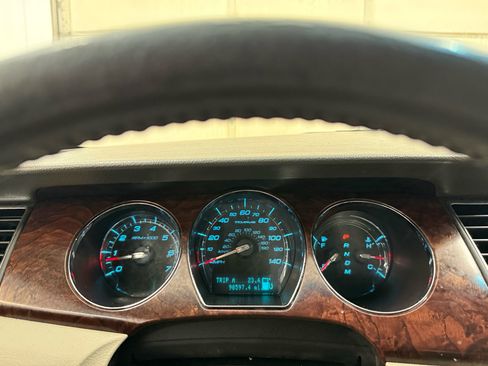 Used 2010 Ford Taurus SEL image 31