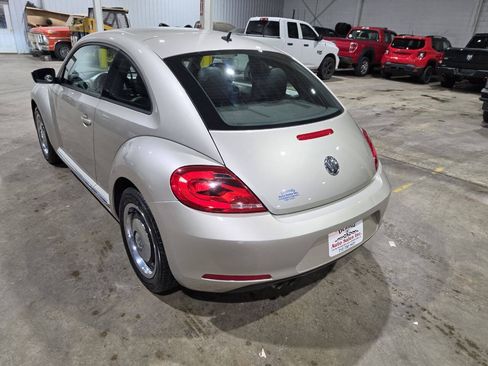 Used 2012 Volkswagen Beetle 2.5 FWD image 8