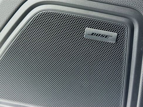 Certified 2025 Porsche Macan AWD/4WD image 12