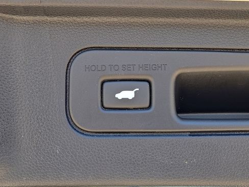 Used 2025 Honda Pilot Elite image 15