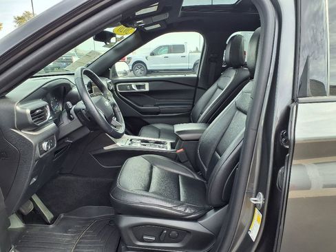 Certified 2020 Ford Explorer XLT w/ Equipment Group 202A image 12