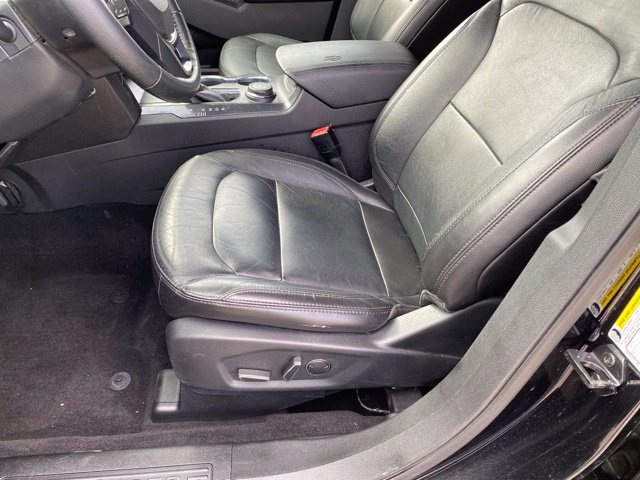 Used 2018 Ford Explorer XLT w/ Equipment Group 202A AWD/4WD image 18
