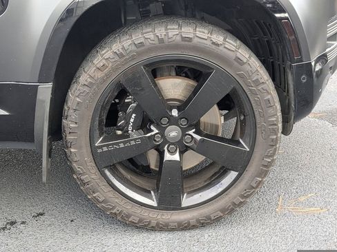 Used 2023 Land Rover Defender 110 V8 image 13