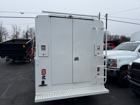 Used 2025 Ford E-350 and Econoline 350 Super Duty w/ Power Equipment Group image 4