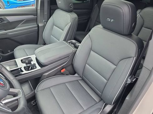 Used 2026 Buick Enclave Sport Touring w/ Super Cruise Package FWD image 17