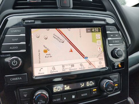 Used 2021 Nissan Maxima SR w/ Sport Mat Group FWD image 18