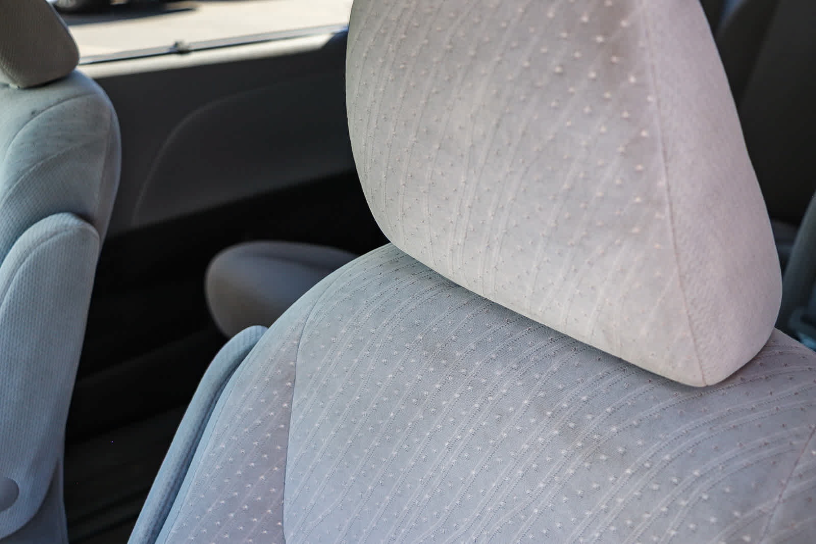 Used 2018 Toyota Sienna LE w/ Carpet Mat Package FWD image 21