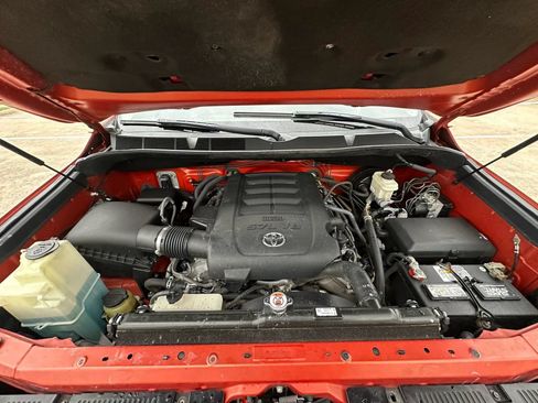 Used 2017 Toyota Tundra SR5 w/ SR5 Upgrade Package AWD/4WD image 33