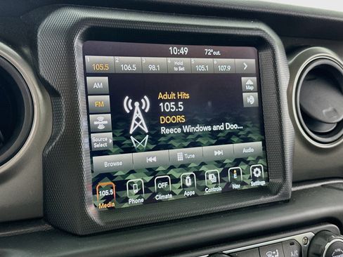 Used 2023 Jeep Gladiator Sport AWD/4WD image 15