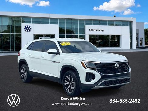 Used 2025 Volkswagen Atlas Cross Sport SE FWD image 1