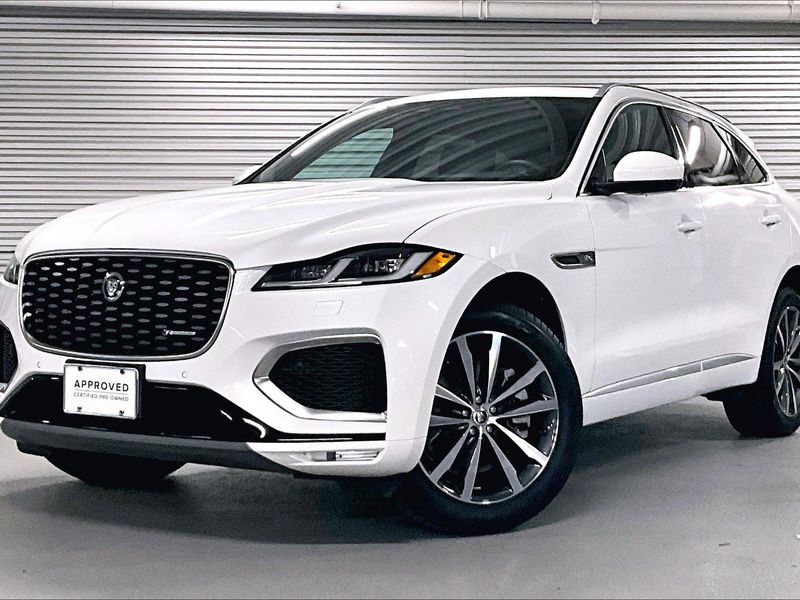 Used 2024 Jaguar F-PACE R-Dynamic S image 1