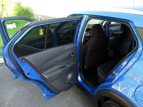 Used 2021 Nissan Kicks SV FWD image 26