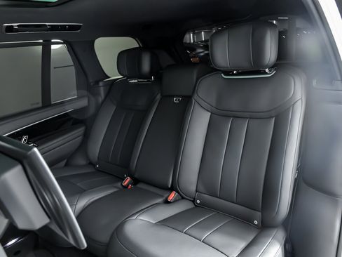 Used 2024 Land Rover Range Rover Long Wheelbase Autobiography image 25