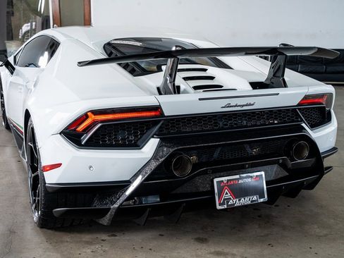 Used 2018 Lamborghini Huracan Performante image 28