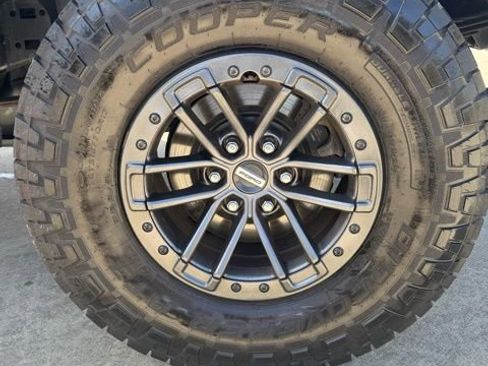 Used 2020 Ford F150 Raptor w/ Equipment Group 802A Luxury image 9