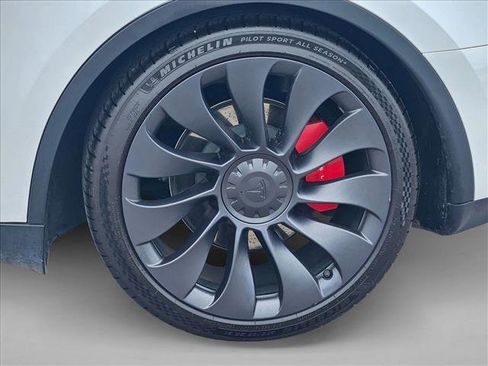 Used 2024 Tesla Model Y Performance AWD/4WD image 25