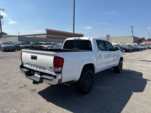 Used 2018 Toyota Tacoma SR5 RWD image 6