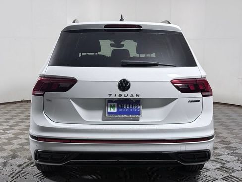Used 2022 Volkswagen Tiguan SE R-Line AWD/4WD image 5
