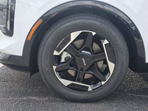 New 2026 Kia Sportage SX image 7