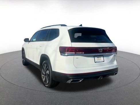 Used 2025 Volkswagen Atlas SE image 11