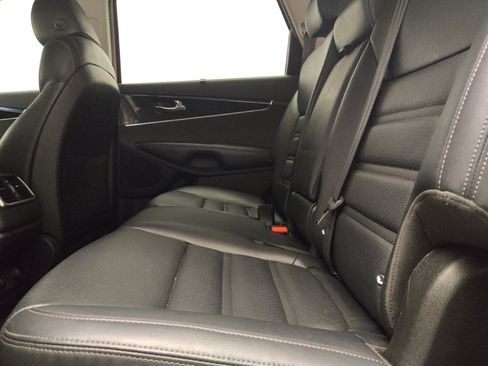 Used 2018 Kia Sorento EX FWD image 18