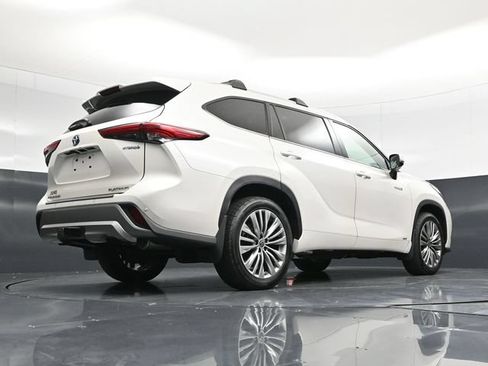 Used 2021 Toyota Highlander Platinum AWD/4WD image 57