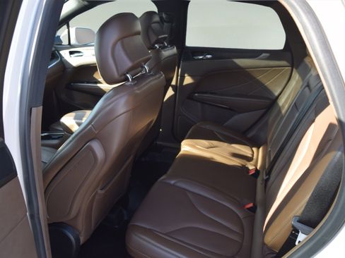 Used 2018 Lincoln MKC Reserve w/ Lincoln MKC Climate Package image 8