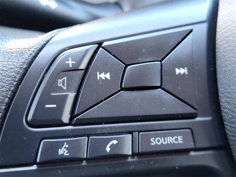 Used 2025 Nissan Versa S image 11