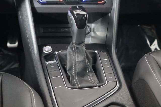 Used 2023 Volkswagen Tiguan SE R-Line FWD image 22