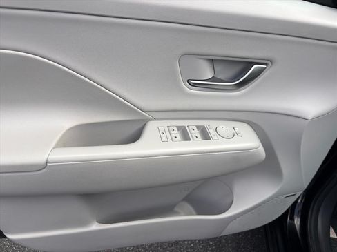Used 2025 Hyundai Kona Limited AWD/4WD image 21