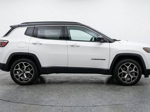 Used 2025 Jeep Compass Limited AWD/4WD image 8
