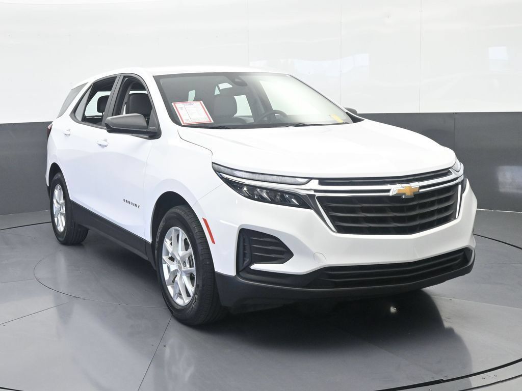 Used 2024 Chevrolet Equinox LS w/ Driver Confidence II Package FWD image 9