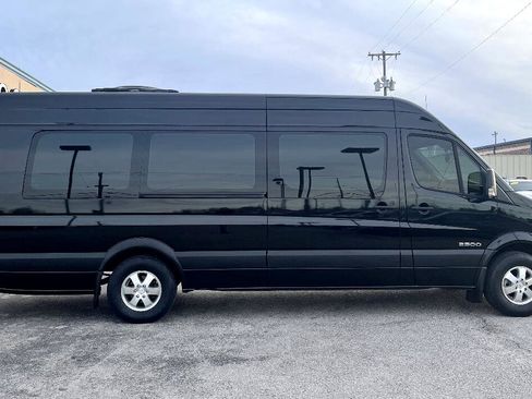 Used 2009 Dodge Sprinter 2500 image 5