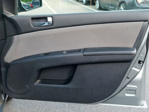 Used 2010 Nissan Sentra 2.0 S FWD image 19