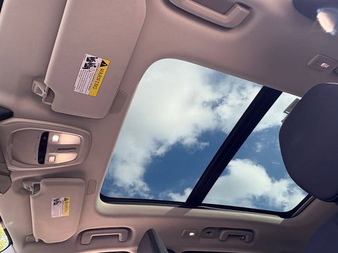 Certified 2025 Volvo XC90 B6 Plus image 29