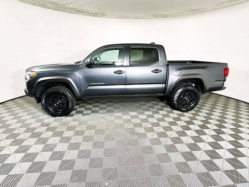 Used 2022 Toyota Tacoma SR5 RWD image 6