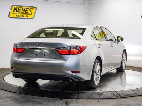 Used 2013 Lexus ES 350 w/ Luxury Pkg FWD image 4