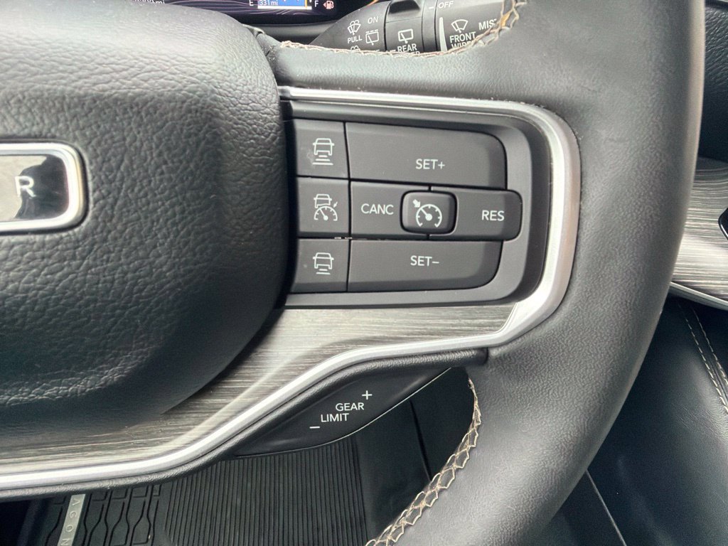 Used 2024 Jeep Wagoneer L Series II w/ Flexible Seating Group AWD/4WD image 24