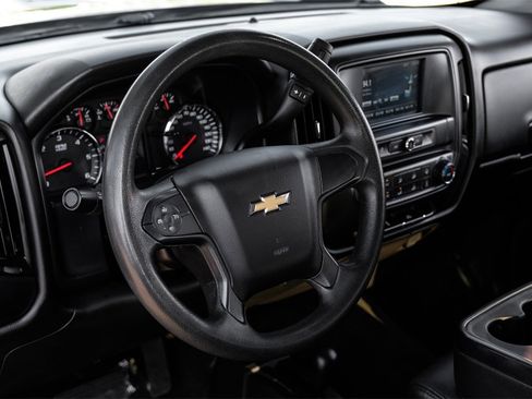 Used 2018 Chevrolet Silverado 1500 Custom w/ Custom Value Package image 12