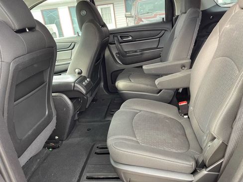 Used 2016 GMC Acadia SLE image 9