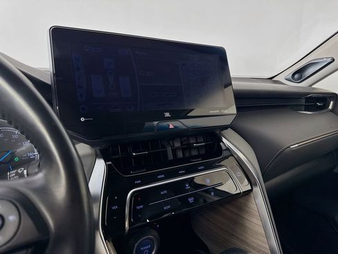 Certified 2021 Toyota Venza Limited w/ Advanced Technology Package AWD/4WD image 17