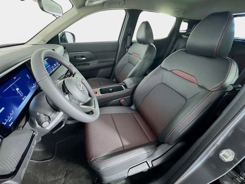 New 2026 Nissan Kicks SR FWD image 11