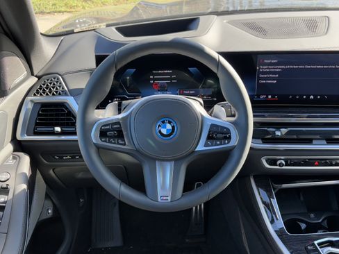 Used 2026 BMW X5 xDrive50e w/ M Sport Package image 18