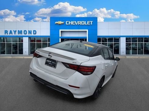Used 2023 Nissan Sentra SR w/ SR Premium Package FWD image 3