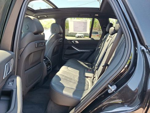 Used 2019 BMW X5 xDrive40i w/ M Sport Package AWD/4WD image 10