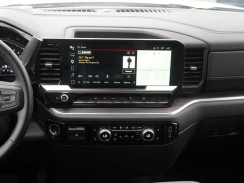 Used 2025 GMC Sierra 1500 SLT AWD/4WD image 15
