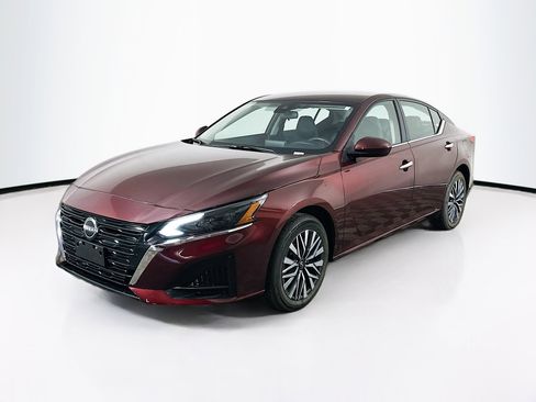Used 2023 Nissan Altima 2.5 SV image 3